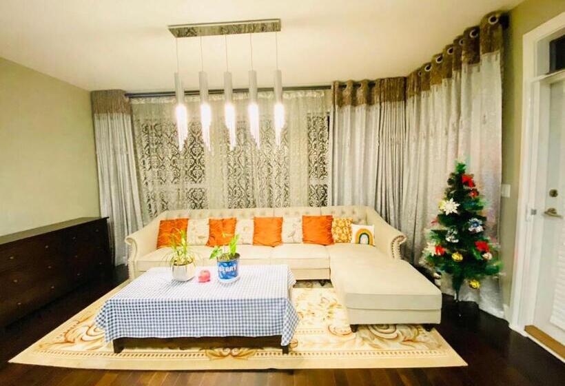 Háromágyas Standard Szoba Megosztott Fürdővel, Derbyshire House