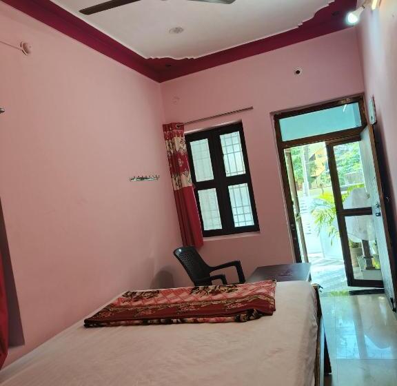 Номер Deluxe, Liya Guest House