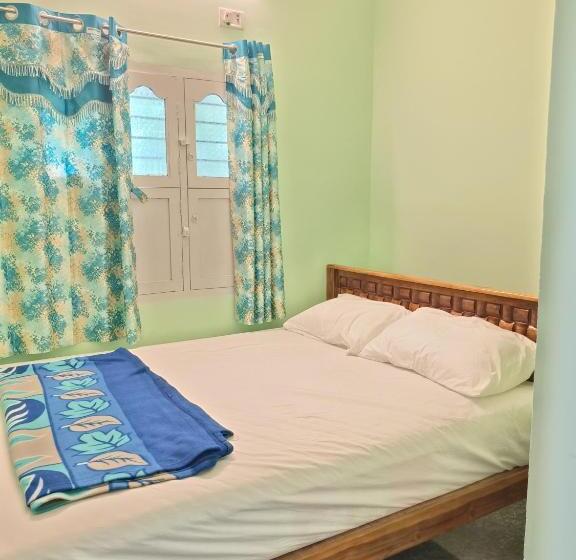 Номер Стандарт с Балконом, Liya Guest House