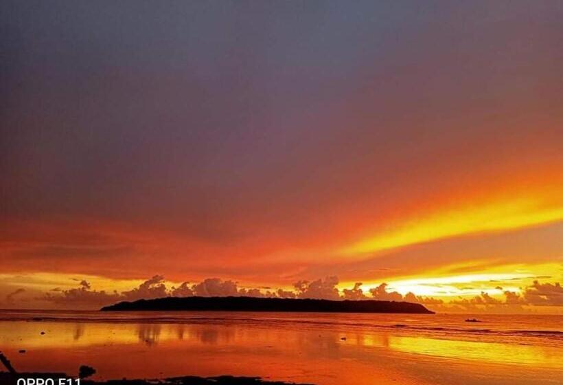 سوییت خانوادگی, Playa De Bombora Inn