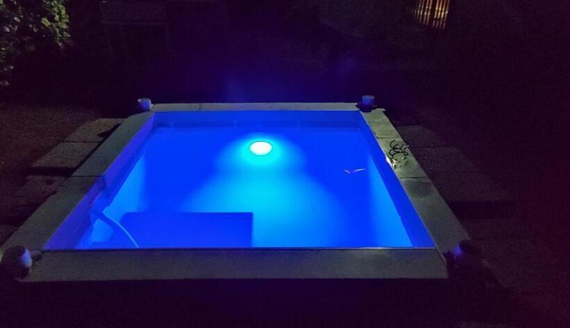 标准单人间, 64 On Windsor