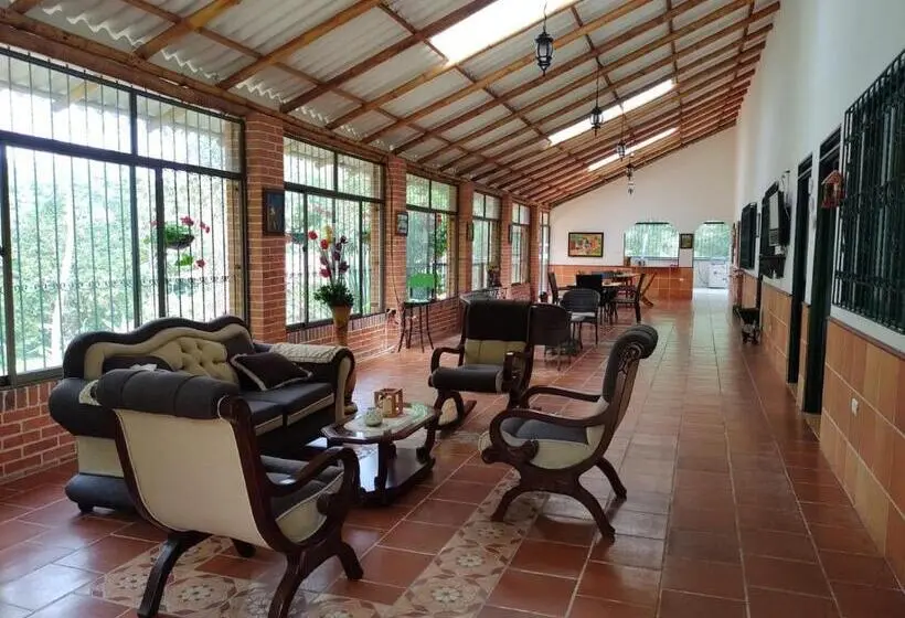 Talo 4 Makuuhuonetta, Casa Flórez Hotel Campestre