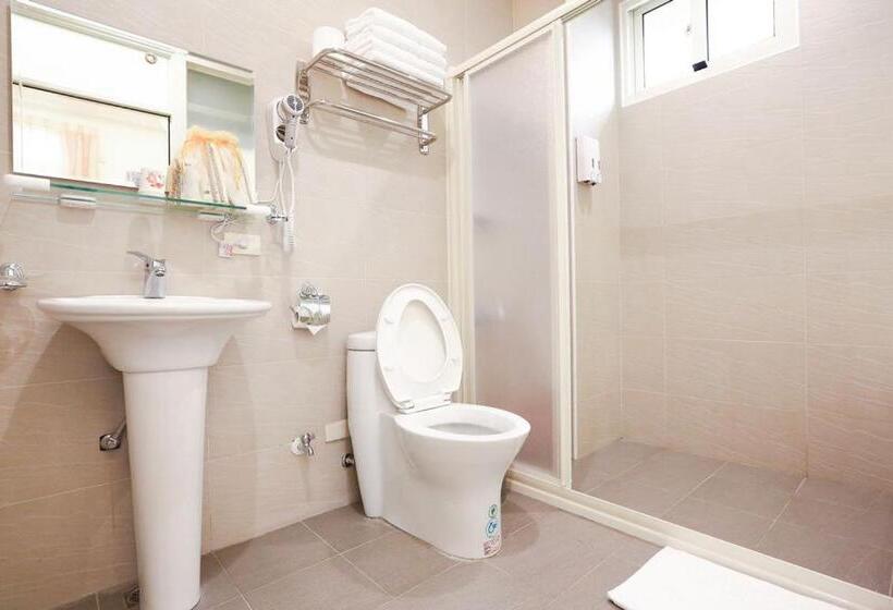 اتاق استاندارد چهار تخته, Hillbilly B&b