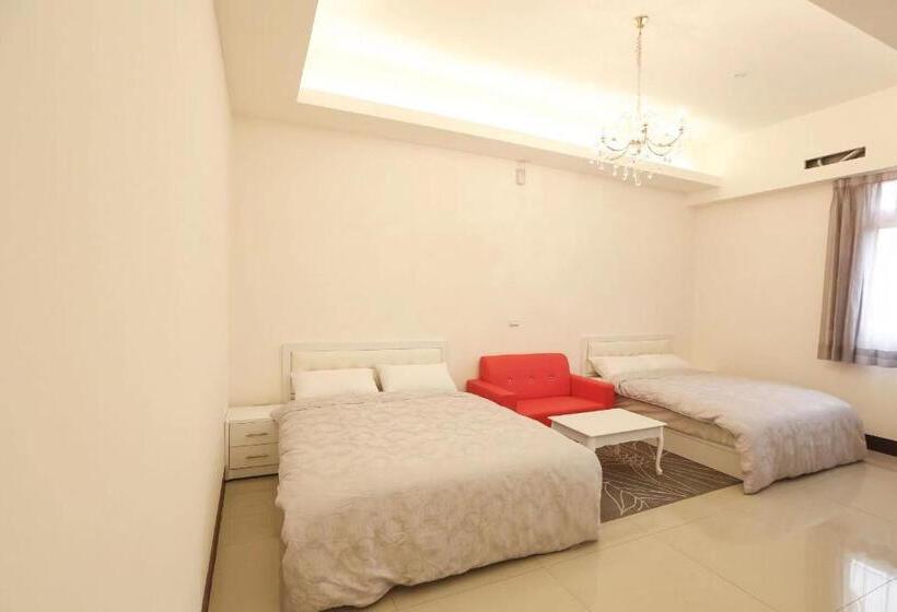 اتاق استاندارد چهار تخته, Hillbilly B&b