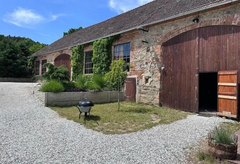 １ベッドルームハウス, Chateau Kravín   Celý Objekt 15 Pokojů A Stodola