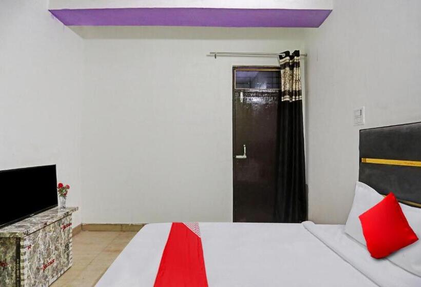 トリプルクラシックルーム, Oyo Flagship Dream Stay