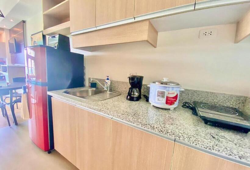 סוויטה נוף לים, Oceanside Arterra Hotel Apartment Cebu