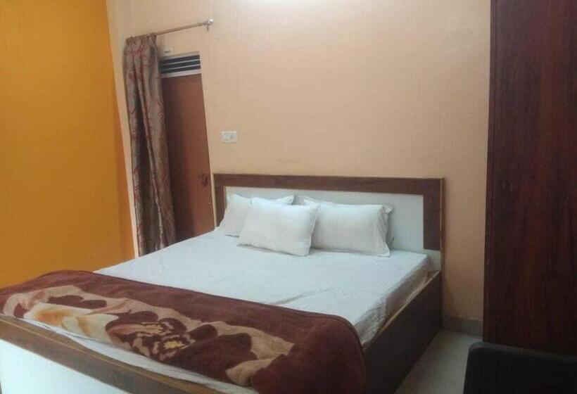 Quarto Triplo Clássico, Oyo Hotel Raj Palace