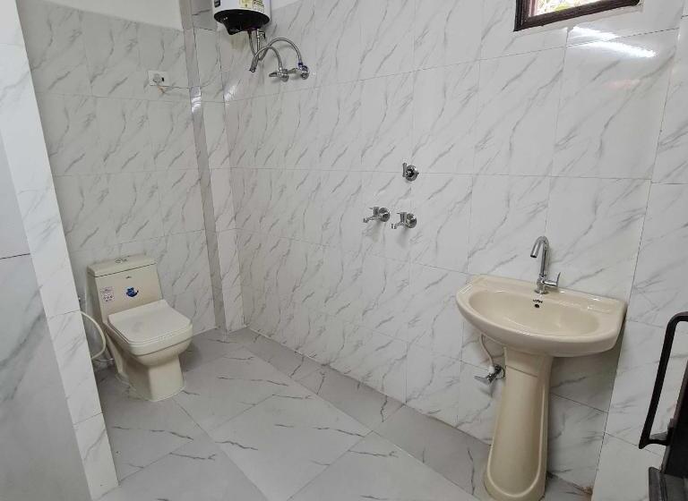 חדר קלאסי לשלושה, Oyo Hotel Sagar Presidency