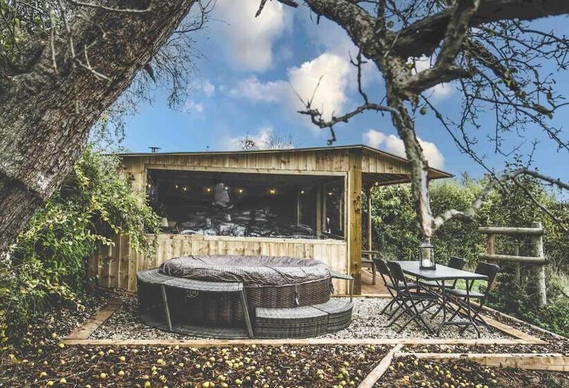 샬레, Willow Hill Farm Club