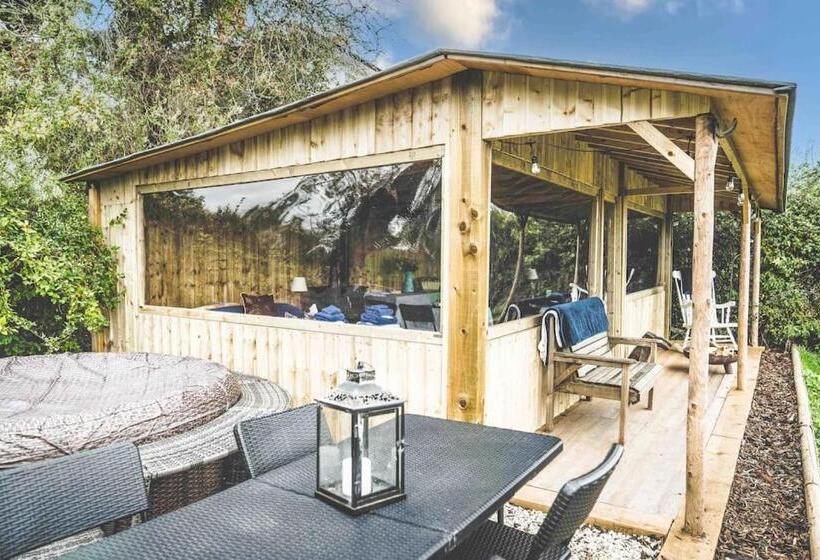 샬레, Willow Hill Farm Club