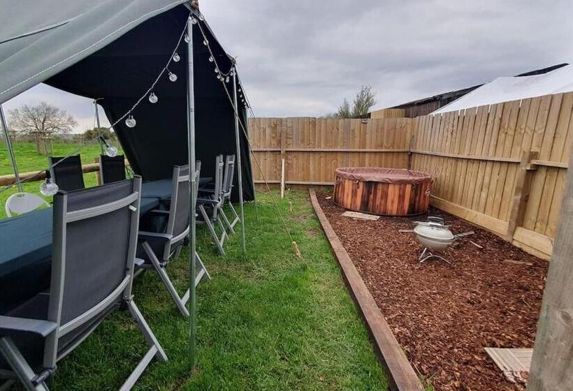 غرفة ديلوكس عائلية, Willow Hill Farm Club