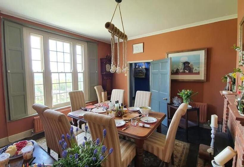 침실 1개 주택, Willow Hill Farm Club