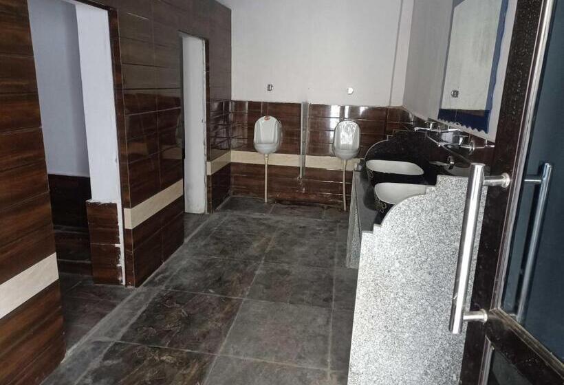 Трехместный Номер Классика, Pop 80511j Palki Hotel And Marriage Palace