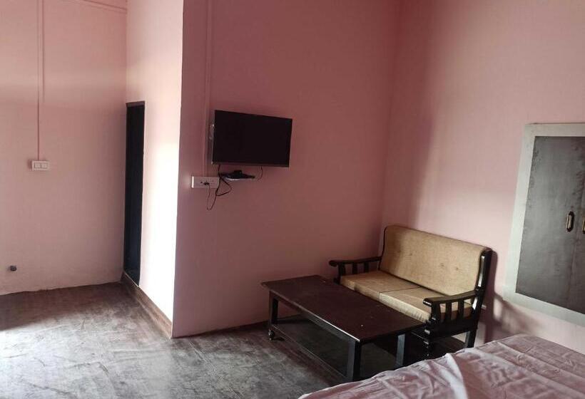 غرفة كلاسيكية ثلاثية, Pop 80511j Palki Hotel And Marriage Palace