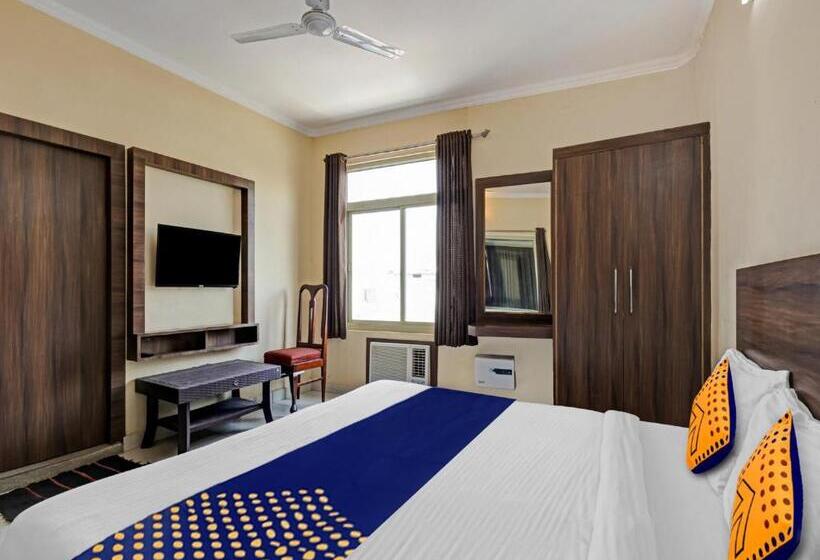 标准间, Spot On 81139 Hotel Pearl Inn