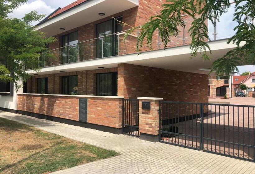 آپارتمان 1 خوابه با تراس, Castellum Apartmanház