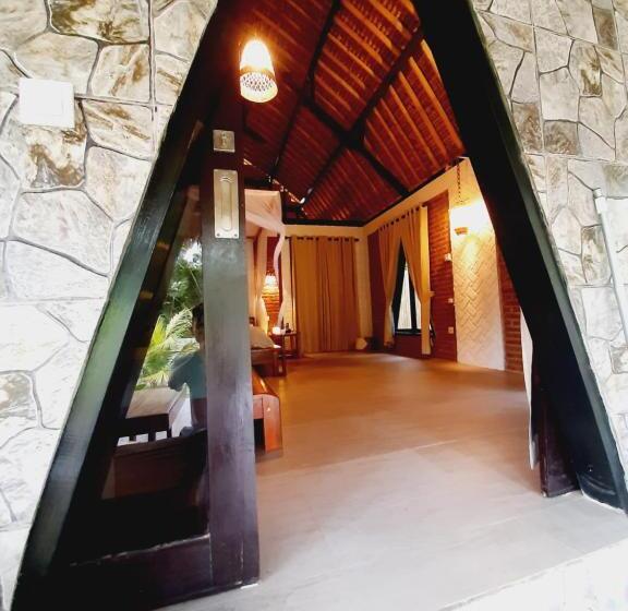 غرفة قياسية ثلاثية مزودة بتراس, Jeju Cottages