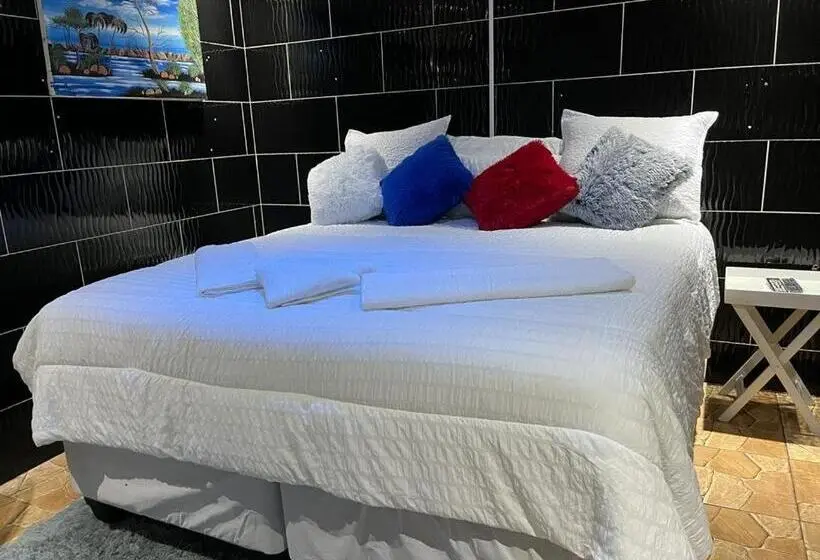 スタンダードルーム, Ncotshane Bnb
