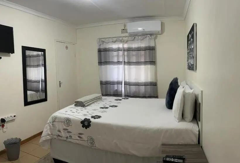 スタンダードシングルルーム, Ncotshane Bnb