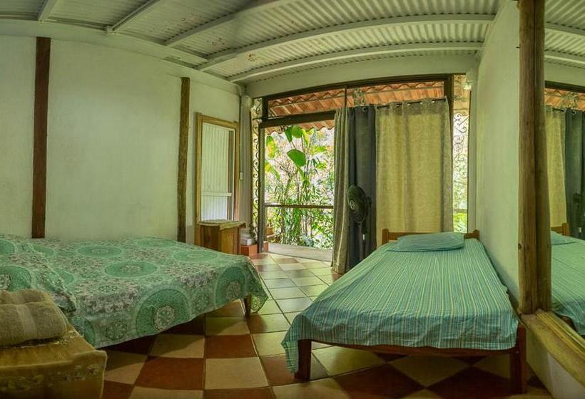 غرفة قياسية ثلاثية, Casa Méndez B&b