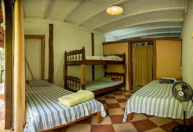 غرفة قياسية ثلاثية, Casa Méndez B&b