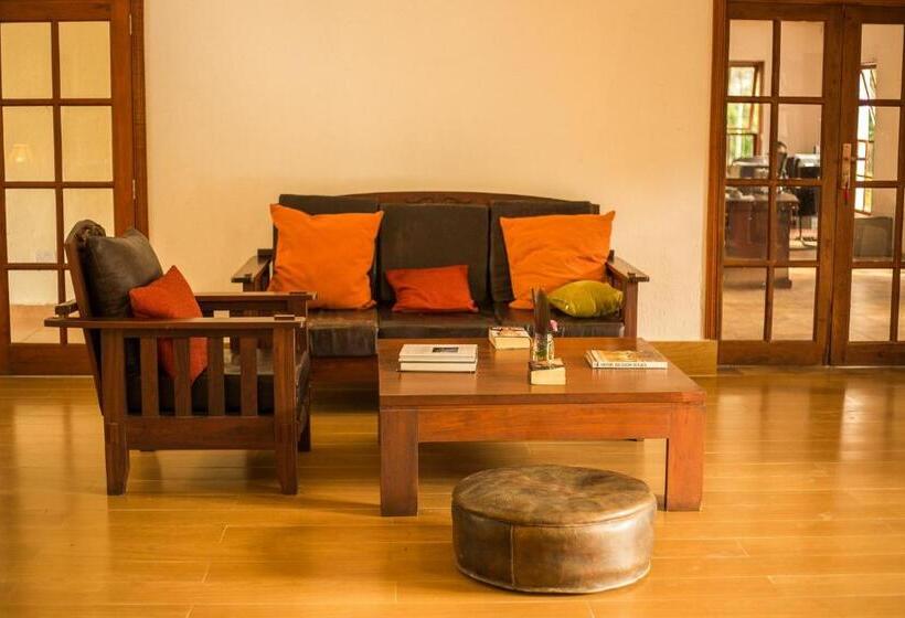 Люкс Повышенной Комфортности, Amani Safari Lodge And Restaurant