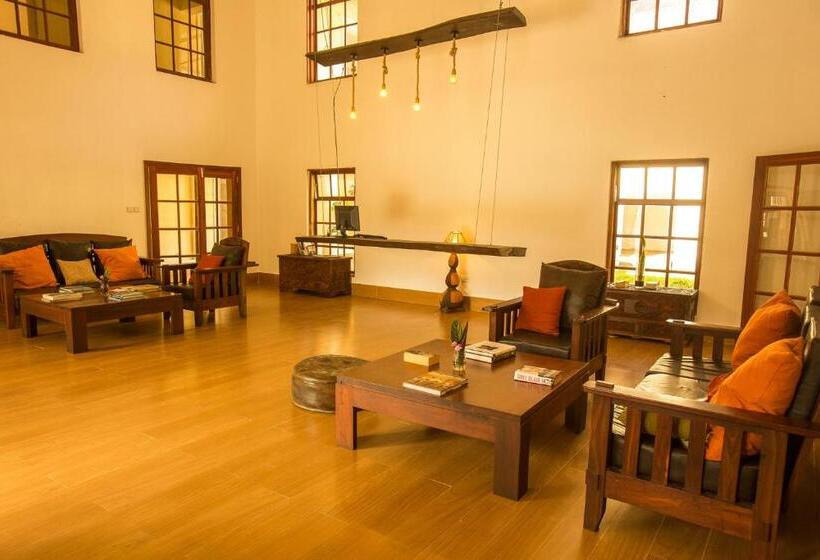 Семейный Номер, Amani Safari Lodge And Restaurant