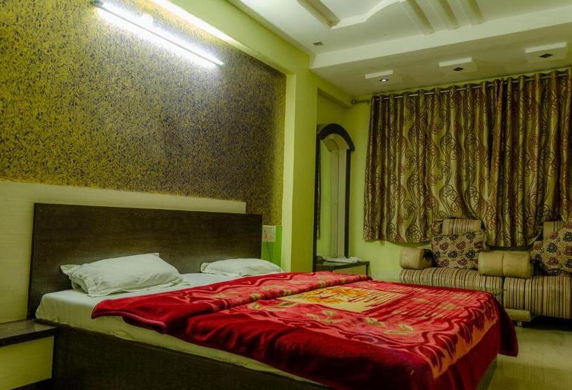 غرفة سوبيريور, City Square