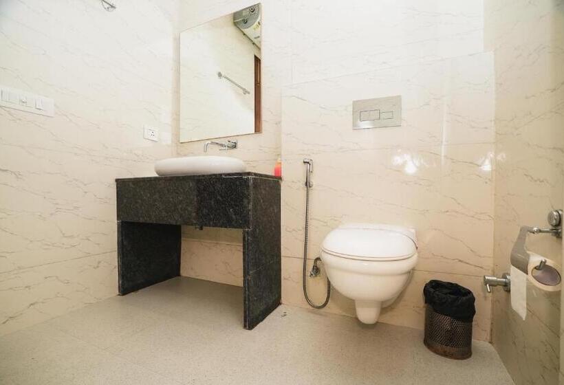 Deluxe Room, Fabhotel Interglobe Oasis