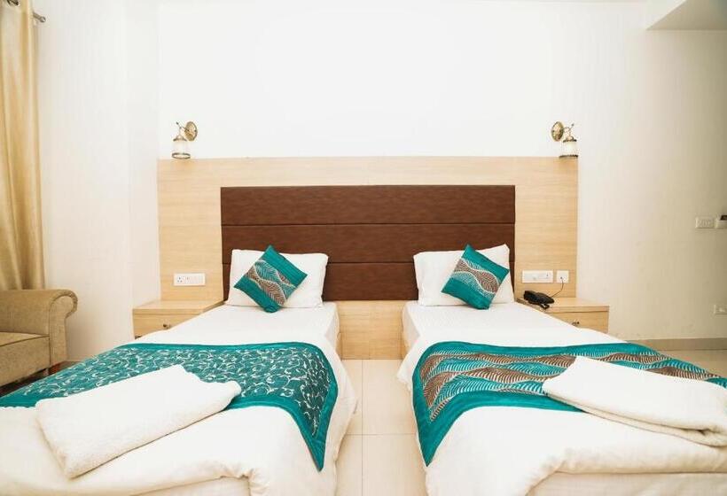 Deluxe Room, Fabhotel Interglobe Oasis