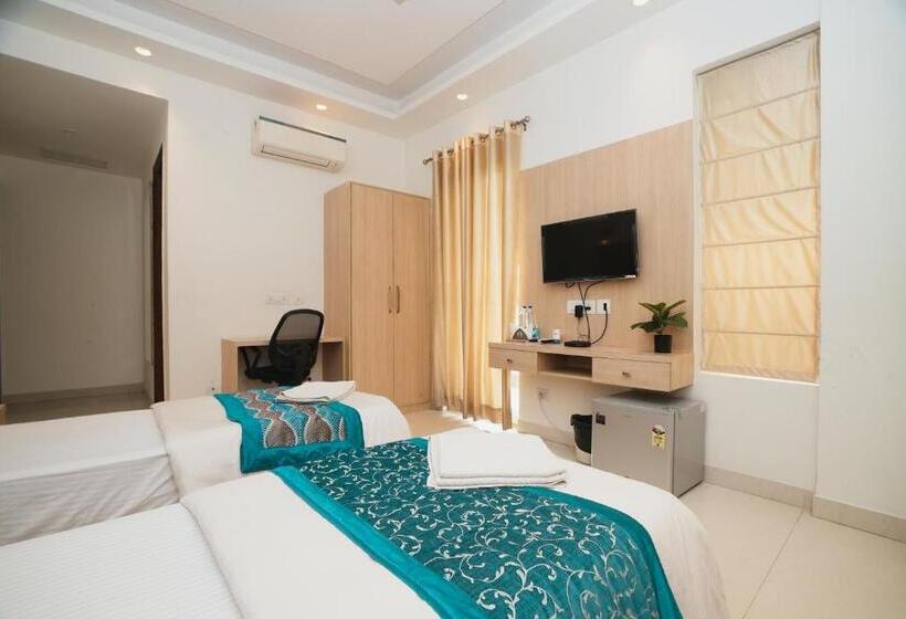 Deluxe Room, Fabhotel Interglobe Oasis