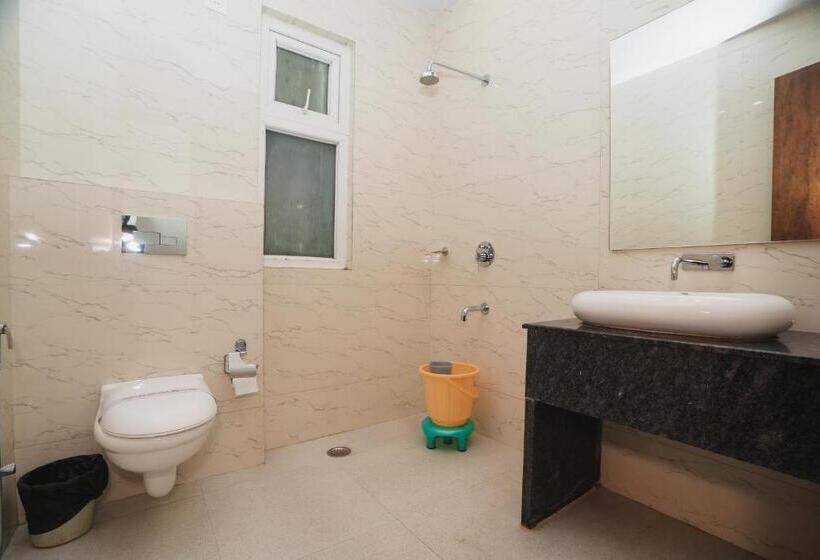 Deluxe Triple Room, Fabhotel Interglobe Oasis