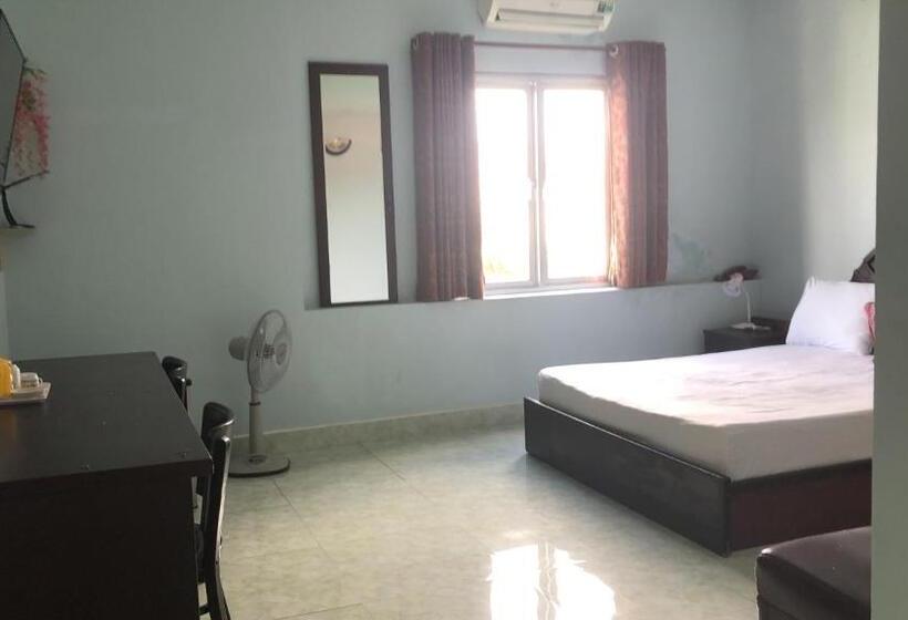 اتاق استاندارد, Lê Phát