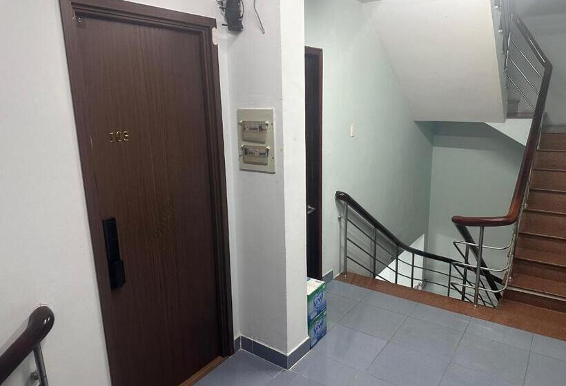 اتاق لوکس, Lê Phát