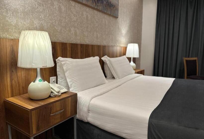 إستديو عائلى, Multazam Al Nnaseem