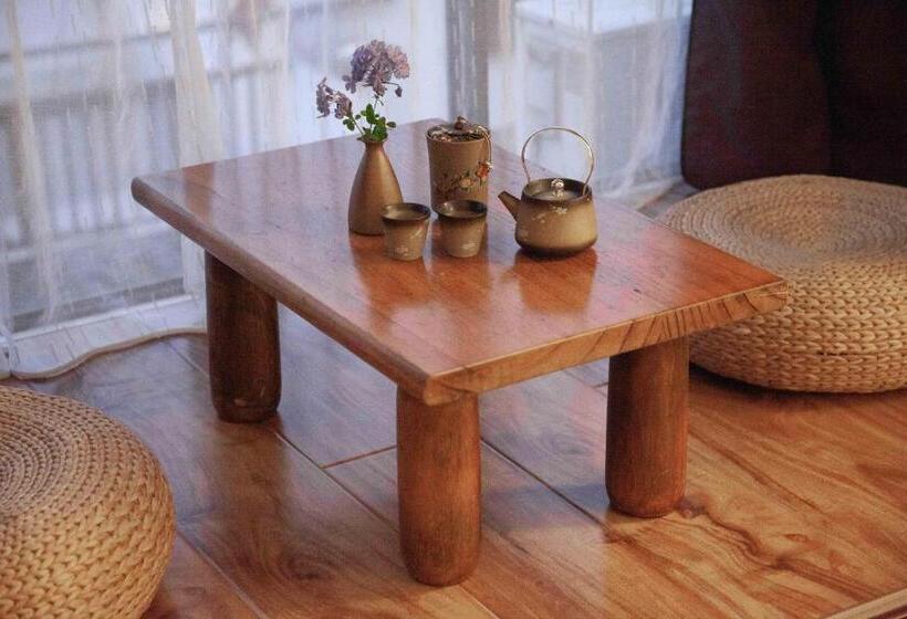 Standard Room Mountain View, Serene Vale Inn Guilin Free One Way Pick Up Service To High Speed Railway Station For 2 Nights