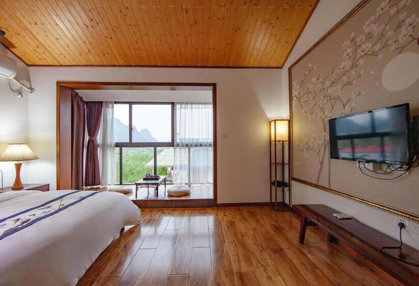 Standard Room Mountain View, Serene Vale Inn Guilin Free One Way Pick Up Service To High Speed Railway Station For 2 Nights