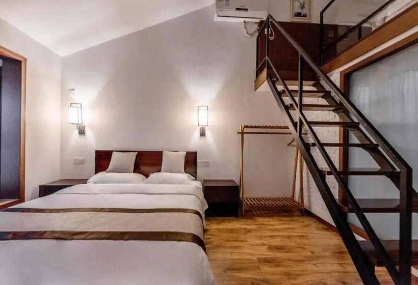 Perhehuone Vuoristonäkymä, Guilin Qingshanshe Hotel  Free Pick Up Train Station Stay Two Nights
