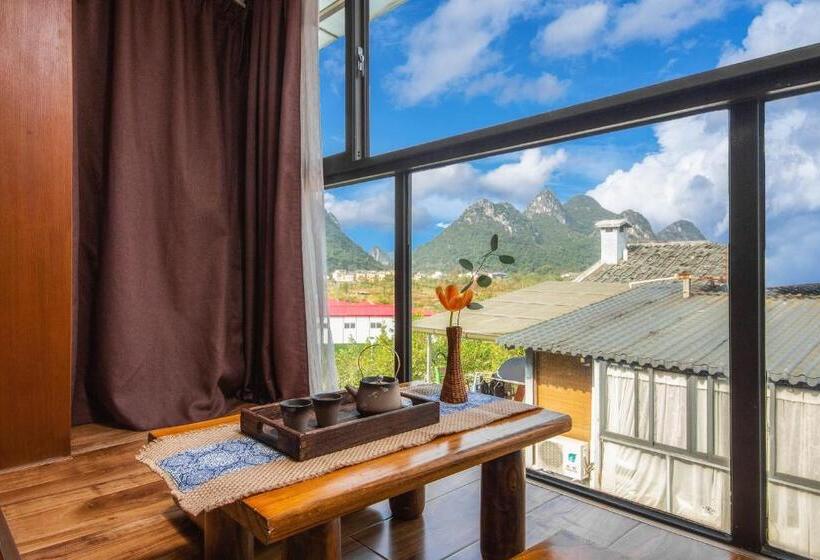 Habitación Familiar Vista Montaña, Serene Vale Inn Guilin Free One Way Pick Up Service To High Speed Railway Station For 2 Nights