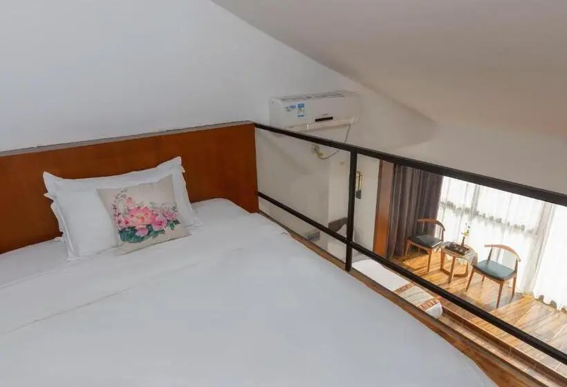 Perhehuone, Guilin Qingshanshe Hotel  Free Pick Up Train Station Stay Two Nights