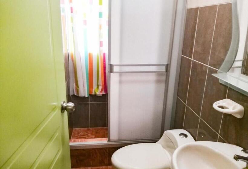 سوییت خانوادگی, Residencial Los Tres Pinos