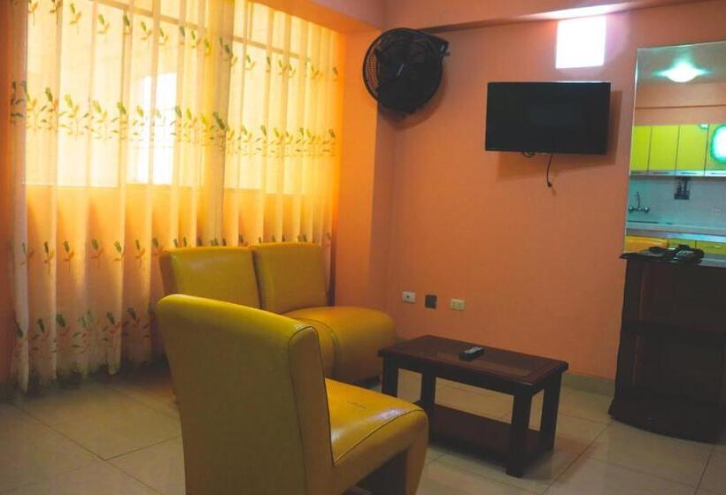 سوییت خانوادگی, Residencial Los Tres Pinos