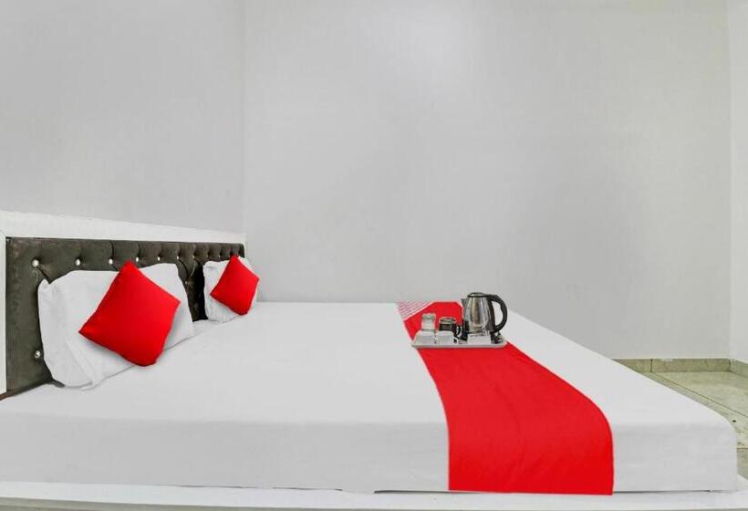 Трехместный Номер Классика, Oyo Flagship Hotel Royal Inn