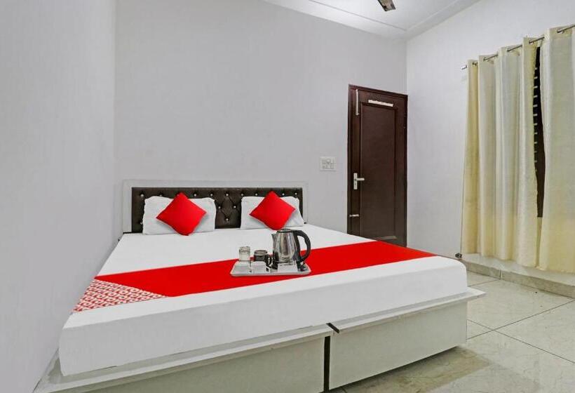 Трехместный Номер Классика, Oyo Flagship Hotel Royal Inn