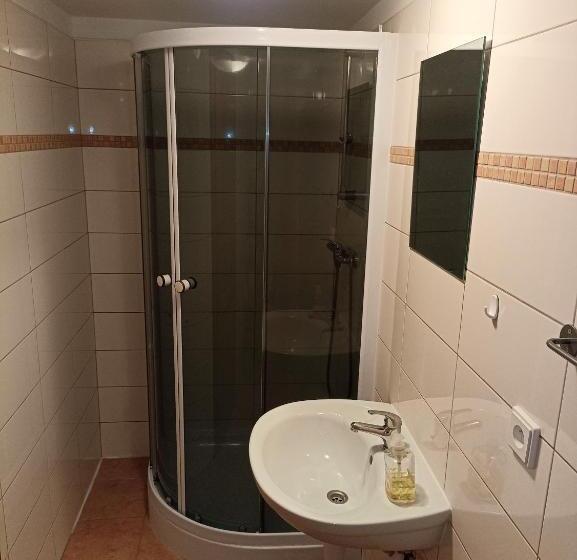 استودیو خانوادگی, Chata Dáša