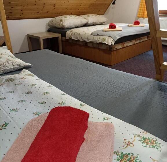 استودیو خانوادگی, Chata Dáša