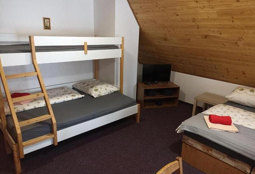 استودیو خانوادگی, Chata Dáša