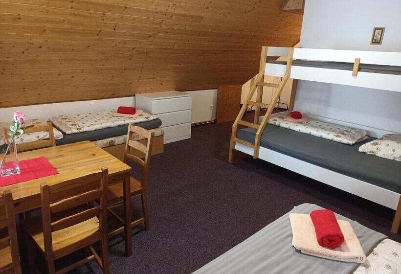 استودیو خانوادگی, Chata Dáša