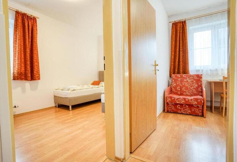 דירת חדר, Dom Pútnika Cbm